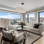 Premium Penthouse In - Northern Lights, City, Sea & Mountain View - Free Parking In Garage טרומסה