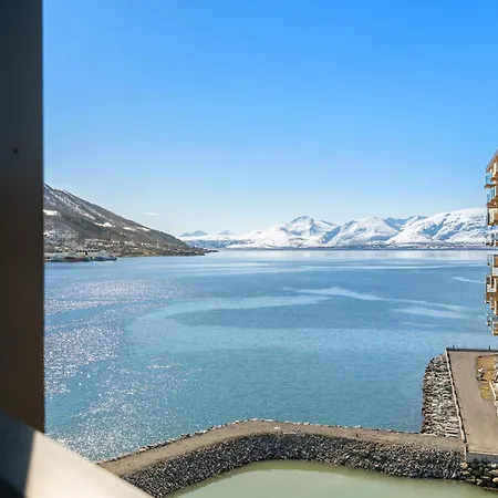 Premium Penthouse In - Northern Lights, City, Sea & Mountain View - Free Parking In Garage Appartement Tromsø