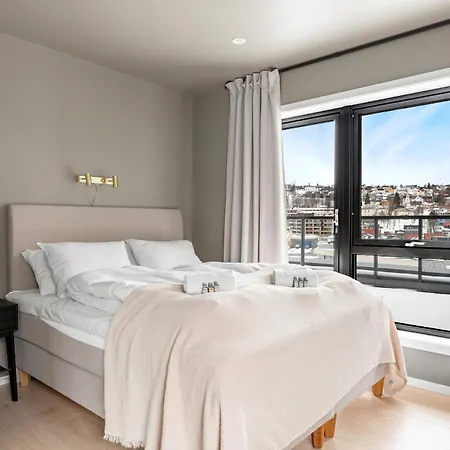 Διαμέρισμα Premium Penthouse In - Northern Lights, City, Sea & Mountain View - Free Parking In Garage *