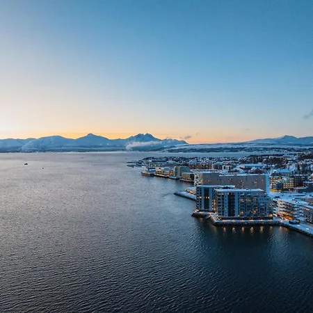 Premium Penthouse In - Northern Lights, City, Sea & Mountain View - Free Parking In Garage