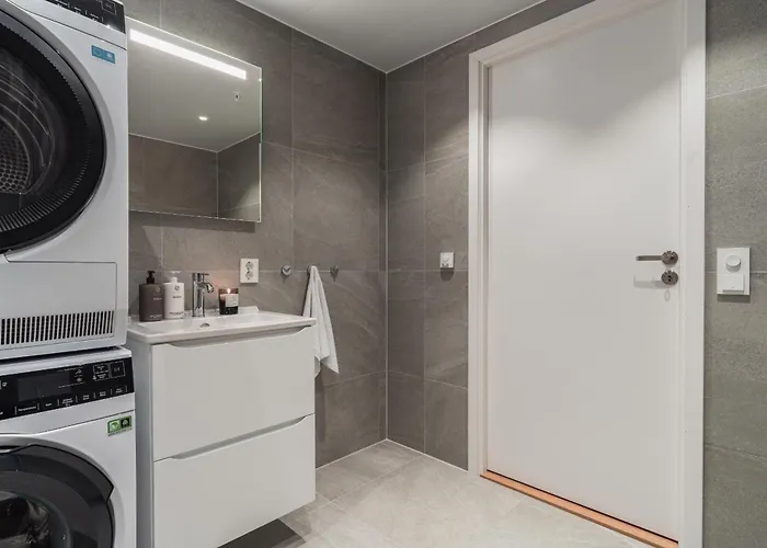 Premium Penthouse In - Northern Lights, City, Sea & Mountain View - Free Parking In Garage