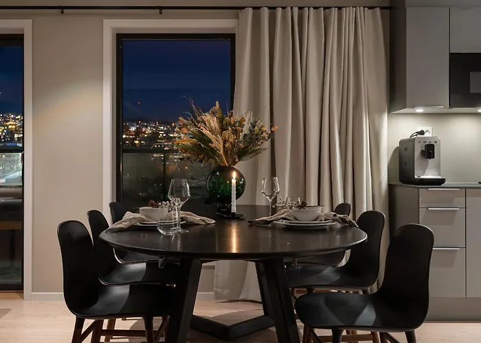 Premium Penthouse In - Northern Lights, City, Sea & Mountain View - Free Parking In Garage Leilighet *