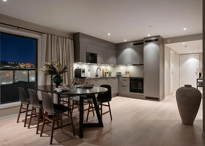 Premium Penthouse In - Northern Lights, City, Sea & Mountain View - Free Parking In Garage Leilighet *